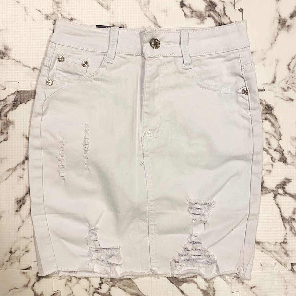 Denim Wise Skinny Fit Distressed Stretch Skirt NWT